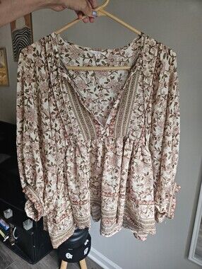 Bohemian Floral V-Neck Blouse in Cream and Dusty Rose
